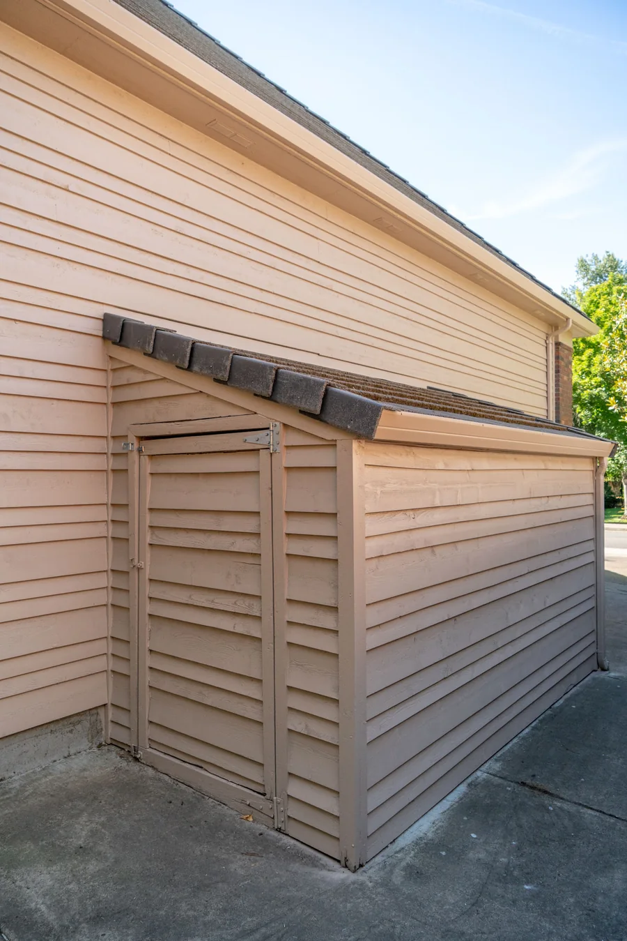Roofline, soffit and gable detail after painting
